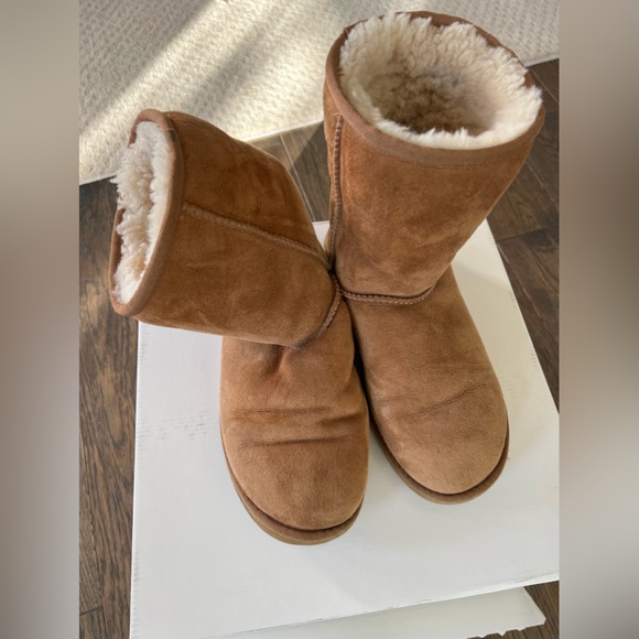 UGG Classic II shearling lined shirt boot size 9 chestnut suede - Picture 1 of 6